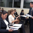 Entrega de materiales a los participantes.