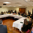 Establecieron la necesidad de reunirse dos veces al mes, para llegar al acuerdo de solución amistosa.