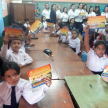 También se procedió a la entrega de la Constitución Nacional de Niños traducido en guaraní. 