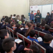 Los estudiantes participaron activamente de la charla con enfoque niñez.