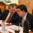 El presidente de la Corte Suprema de Justicia, Eugenio Jiménez Rolón, en conversación con el vicepresidente de la República, Hugo Velázquez, sobre los posibles cambios a la estructura salarial para el PGN 2020.