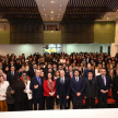 La exposición abordó además la dimensión comunicacional del fenómeno y su desarrollo en un entorno marcado por la instantaneidad y la viralización de la información. 