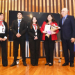 Al término del congreso, la ministra Llanes recibió un reconocimiento por su participación. 