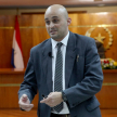 El profesor doctor Manuel Guanes Nicoli disertando en el salón auditorio.