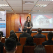 La encargada de la Secretaría de Educación, licenciada Amada Herrera, recibió a los estudiantes que llegaron desde el Este del país.