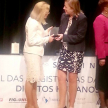 Entrega de la plaqueta de reconocimiento a la ministra de la Corte Suprema de Justicia doctora Alicia Pucheta de Correa.