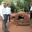 Acompañados de autoridades judiciales y del director del Sistema Nacional de Facilitadores Judiciales, doctor Rigoberto Zarza, los magistrados visitaron las casas de los facilitadores judiciales Carmen González y Ovidio Morínigo.