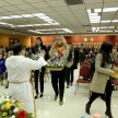 Durante el encuentro magistradas del Poder Judicial hicieron entrega de ofrendas para la bendición del sacerdote Óscar Díaz.