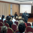 El doctor Carlos Stevens Sachero durante su disertación.