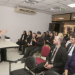 lumnos y docentes de la carrera de Derecho de la Universidad Privada del Este (UPE) de las filiales de Presidente Franco y Ciudad del Este, visitaron esta mañana la sede del Palacio de Justicia para conocer el valor jurídico e histórico del Museo.