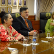 El doctor Rodrigo Jiménez Sandoval, consultor internacional con experiencia en sistemas de gestión de igualdad de género en poderes judiciales de la región, y la doctora María Mercedes Buongermini, consultora nacional en derecho y género.