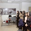 La licenciada Rosa Palau, en carácter de coordinadora, detalló los acontecimientos que vivió el país a través de la historia, también mostró en las vitrinas momentos de la historia del Paraguay.