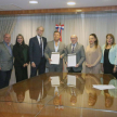 Suscribieron el presidente, Dr. César M. Diesel Junghanns, y el Dr. Alberto Martínez Simón. En representación de Capadei firmaron el titular de la cámara, ingeniero Raúl Constantino, y el secretario gral, Ing. Enrique Strubing.