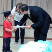 Entrega de diploma por el licenciado Yamil Admen.