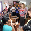Las magistradas dialogando con las internas.