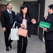 Funcionarios de la Dirección de Bienestar del Personal  entregaron lazos verdes en los accesos del Palacio de Justicia de la Capital. 