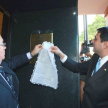 El ministro de la Corte Suprema doctor Miguel Oscar Bajac y el presidente de la República, Federico Franco, descubren una placa recordatoria.
