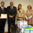 Los ganadores en compañía de la Ministra de la Corte Suprema de Justicia Gladys Bareiro de Módica y el doctor Carlos González Rufinelli.