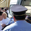 El presidente de la República, Horacio Cartes y la presidenta de la Corte, Alicia Pucheta verificaron tambien la ambulancia entregada a la Comandancia Nacional.
