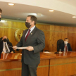 El intendente de Capiatá, Luis Fernando González, entregó la resolución de declaración de interés distrital del proyecto de construcción de la futura sede de los Juzgados de Primera Instancia de Capiatá.