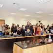 Los alumnos visitaron la sala de Juicios Orales acompañados del profesor Jorge Sales.