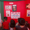 Los trabajos expuestos son realizados con técnicas variadas que tienen finalidad pedagógica y el desarrollo general del niño.