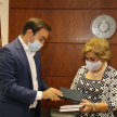 Cabe destacar que durante el encuentro el doctor Quintana obsequió a la ministra Bareiro dos textos.