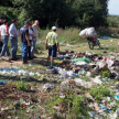 Camino vecinal que es utilizado por los ciudadanos como botadero de basura, por lo que la comisión ambiental tomará las medidas correspondientes para su control.