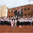 Lanzaron globos rosas como expansión de información sobre la importancia de la detección precoz del cáncer de mamas.