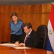 El ministro Martínez Simón presidió este jueves la entrega de la carta de naturalización.