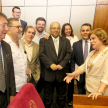 La ministra Gladys Bareiro de Módica junto a invitados especiales, en la Sala Bicameral del Congreso Nacional.