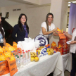 Representantes de Quimfa S.A entregaron folletos informativos y productos saludables, como yogures bajos en grasa, frutas y fármacos preventivos ante esta enfermedad.
