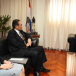 La reunión formó parte de una visita protocolar que realizó el diplomático oriental al doctor Víctor Núñez.