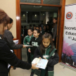 Los niños recibieron materiales didácticos brindados por la Secretaría de Educación.