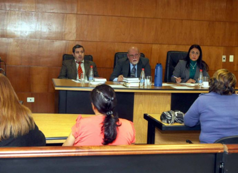 Imágen de un juicio oral y público desarrollado en el Palacio de Justicia de Asunción