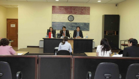 Imagen de un juicio oral desarrollado en el Palacio de Justicia de Asunción