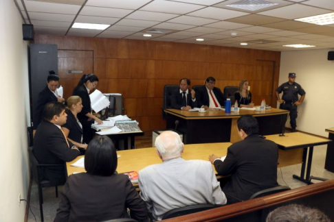 Imágen de un juicio oral y público desarrollado en el Palacio de Justicia de Asunción
