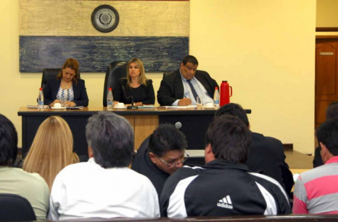 Imágen de un juicio oral y público desarrollado en el Palacio de Justicia de Asunción