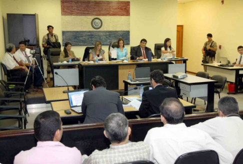 Imagen de un juicio oral desarrollado en el Palacio de Justicia de Asunción