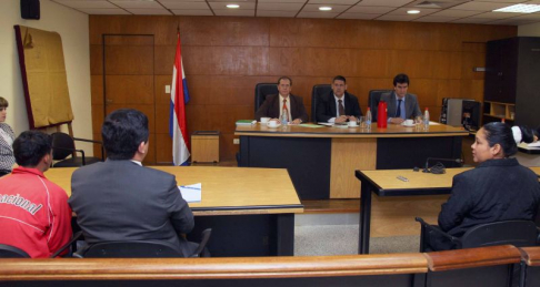 Imagenes de un Juicio Oral y Público desarrollado en el Palacio de Justicia de Asunción