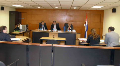 Imagen de un juicio oral y público desarrollado en el Palacio de Justicia de Asunción