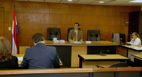 Imagenes de un Juicio Oral y Público desarrollado en el Palacio de Justicia de Asunción