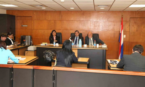 Imagen de un juicio oral desarrollado en el Palacio de Justicia de Asunción