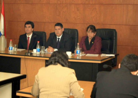 Imágen de un juicio oral y público desarrollado en el Palacio de Justicia de Asunción