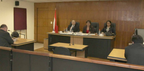 Imágen de un juicio oral y público desarrollado en el Palacio de Justicia de Asunción