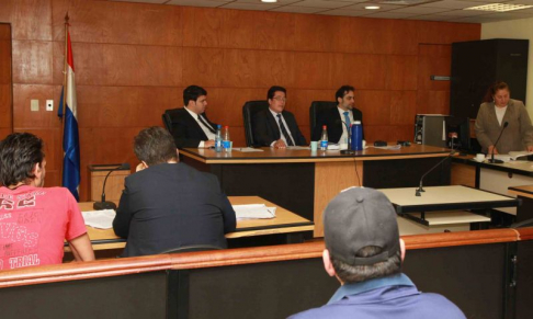 Imagen de un juicio oral y público desarrollado en el Palacio de Justicia de Asunción