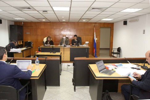 Desarrollo de una audiencia oral en la capital.