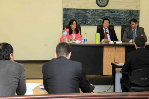 Imágen de un juicio oral y público desarrollado en el Palacio de Justicia de Asunción