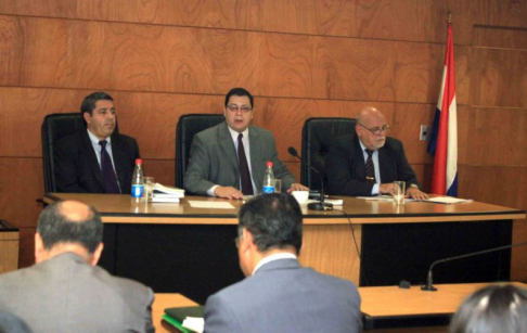 Imagen de un juicio oral y público desarrollado en el Palacio de Justicia de Asunción