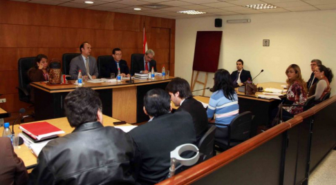 Imagen de un juicio oral y público desarrollado en el Palacio de Justicia de Asunción